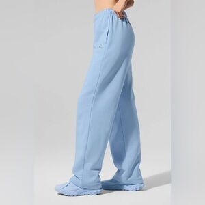Alo Yoga Seashell Blue Accolade Straight Leg Sweatpant XXS